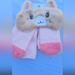 NWOT Face Mask & Sock Set
